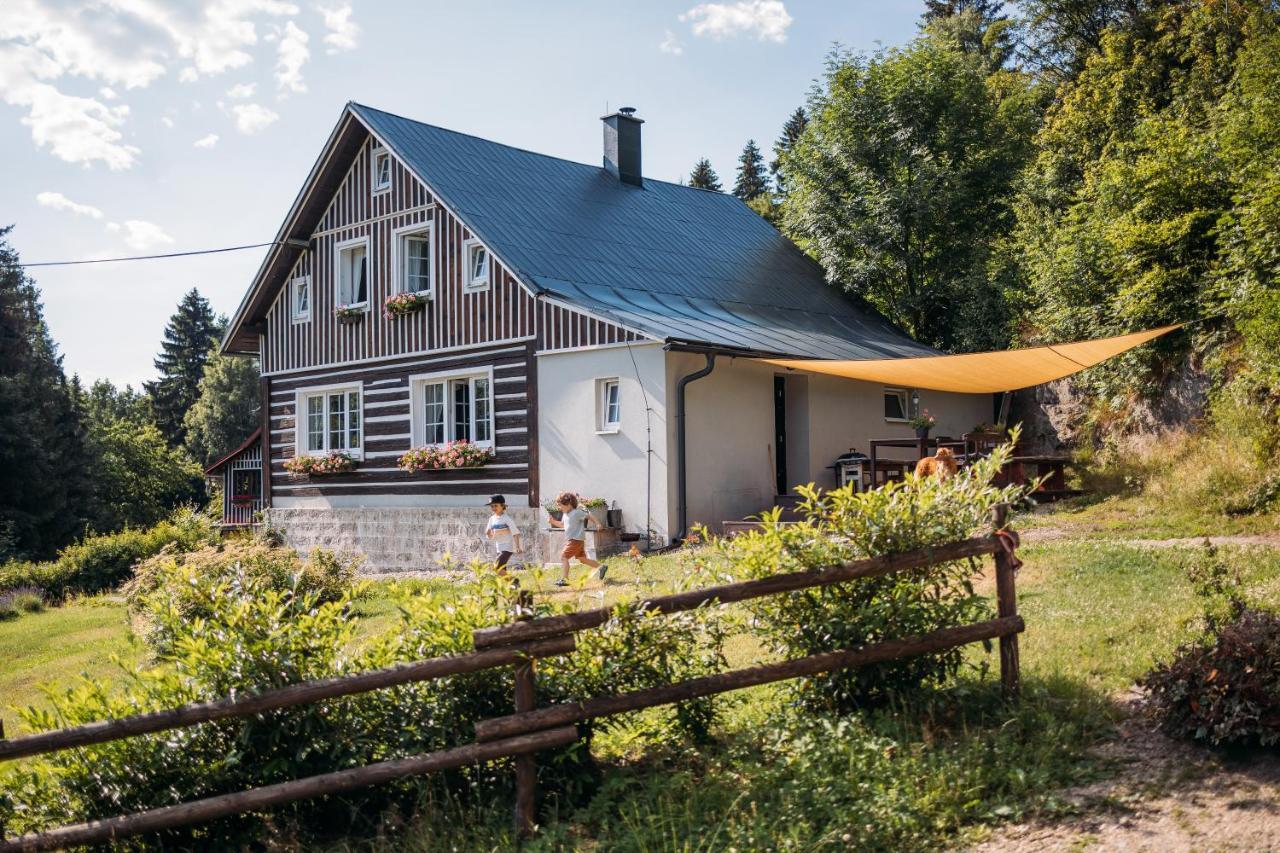 Villa Chata Fajfrtka à Janov nad Nisou Extérieur photo